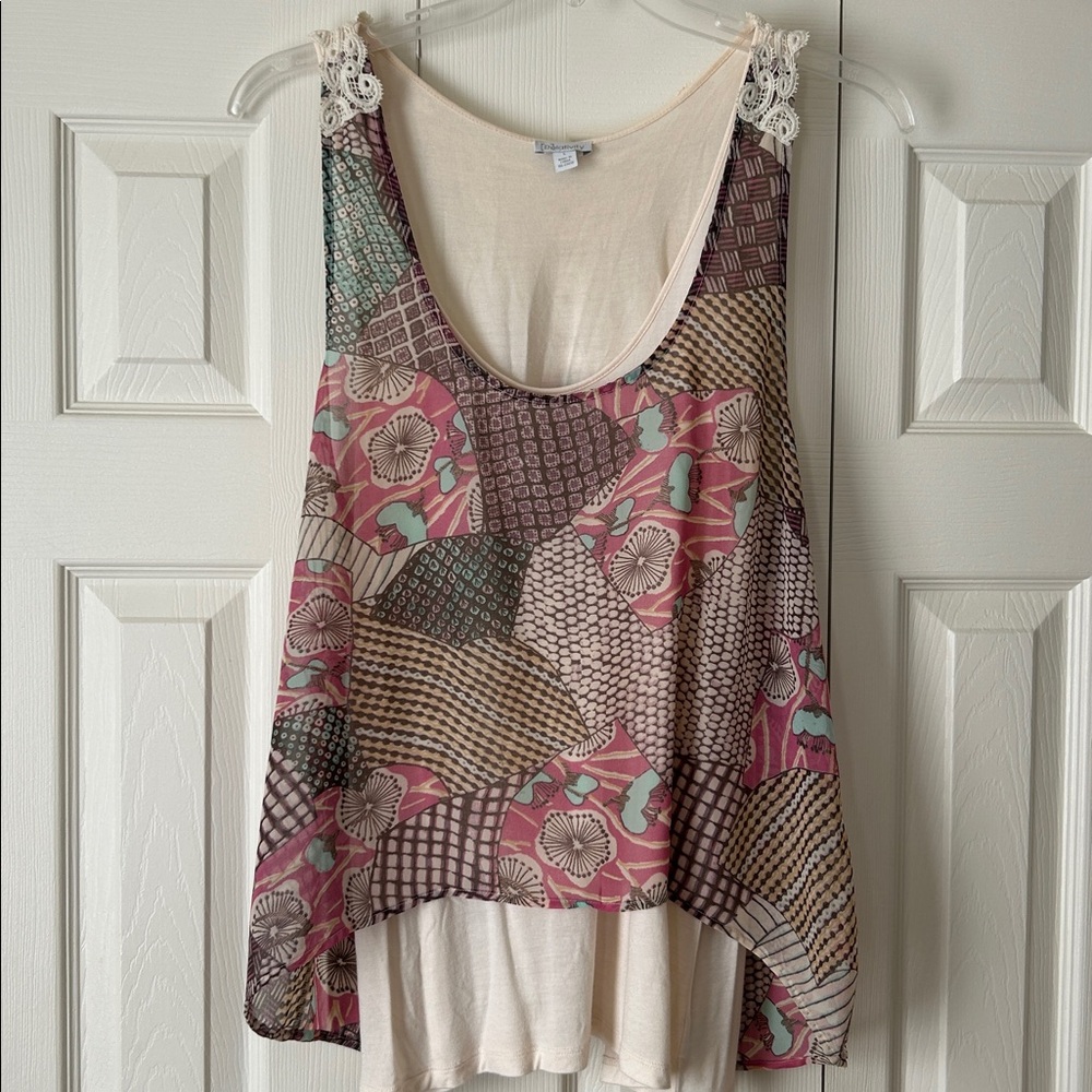 Relativity size L Cream Sleeveless Top